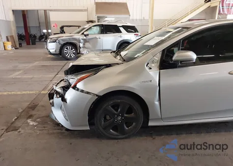 2017 Toyota Prius Three Touring из США, поврежденный, VIN JTDKARFU3H3544541
